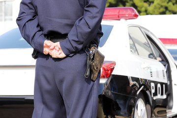 すぐに警察に電話を!!